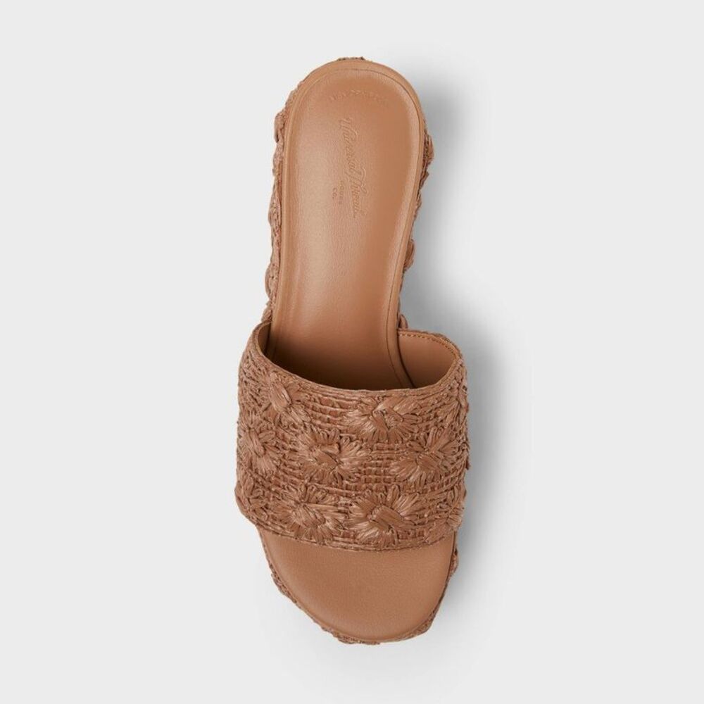 Open Box - Universal Thread - Women’s Sally Heels with Memory Foam In Brown - Picture 3 of 4